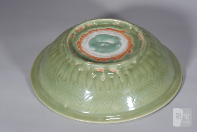 明代 龙泉要青釉刻花大盘 - 图7